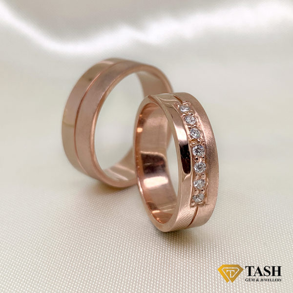 Classic Plain Platinum Couple Rings With a Rose Gold Border JL PT 633