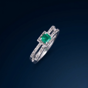 Emerald Silver Ring